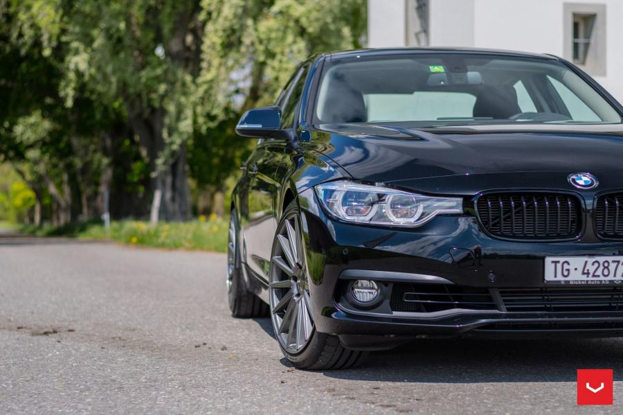 Детали экстерьера BMW 3-Series Sedan on Vossen Wheels (VFS2) 2017 года  (фото 7 из 25)